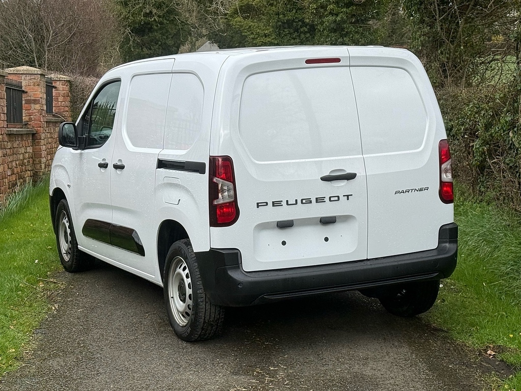 Peugeot Partner Professional Plus L1  White #6
