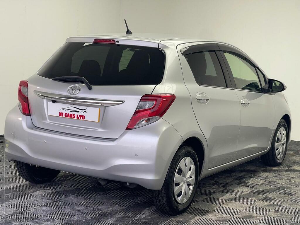 Toyota Yaris 1.33 Dual Vvt-i Icon Hatchback Multidri LJ16OZX Silver #6