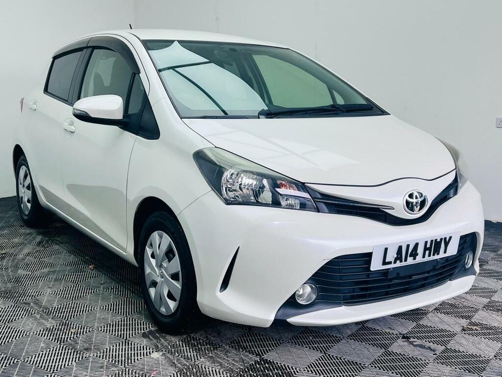 Toyota Yaris 201414 White