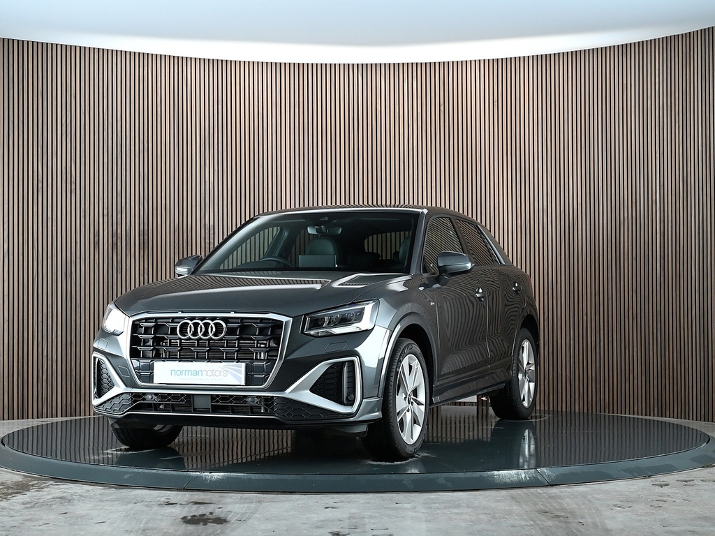 Audi Q2 Tfsi Cod S Line Suv 1.5 WF74XFE Grey #6