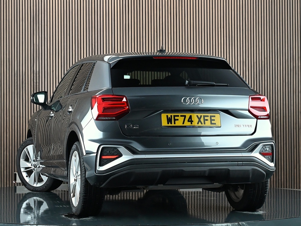 Audi Q2 Tfsi Cod S Line Suv 1.5 WF74XFE Grey #2