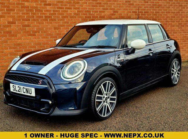 Mini Hatch Cooper S Exclusive Hatchback Black