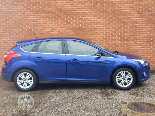 Ford Focus Tdci Titanium Navigator Hatchback SD64GGF Blue #6