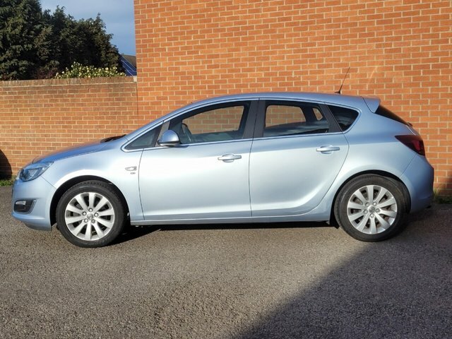 Vauxhall Astra Cdti Ecoflex Elite Hatchback Silver #2