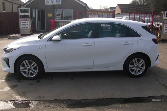 Kia Ceed Hatchback RE19XLR White #4