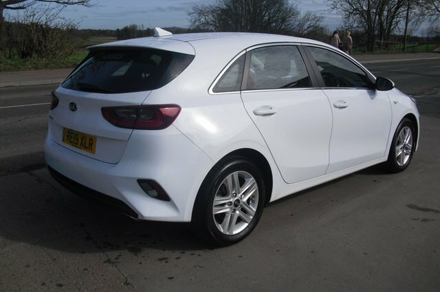 Kia Ceed Hatchback RE19XLR White #6