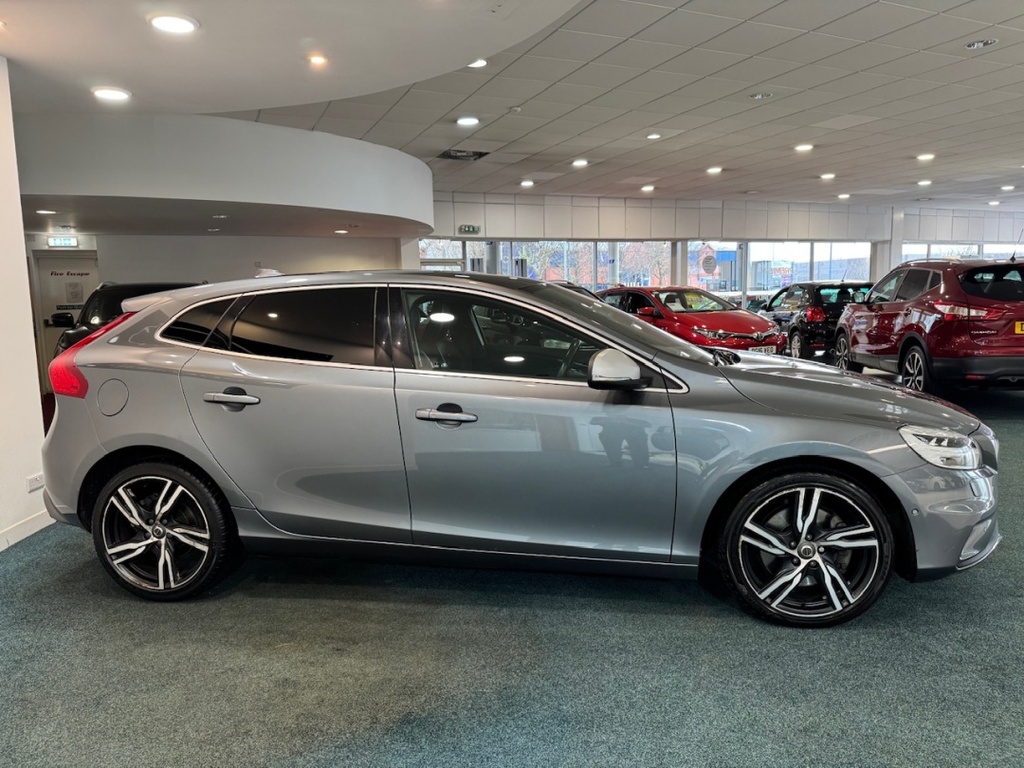 Volvo V40 T2 122 R Design Edition Geartronic KW19YJF Grey #3