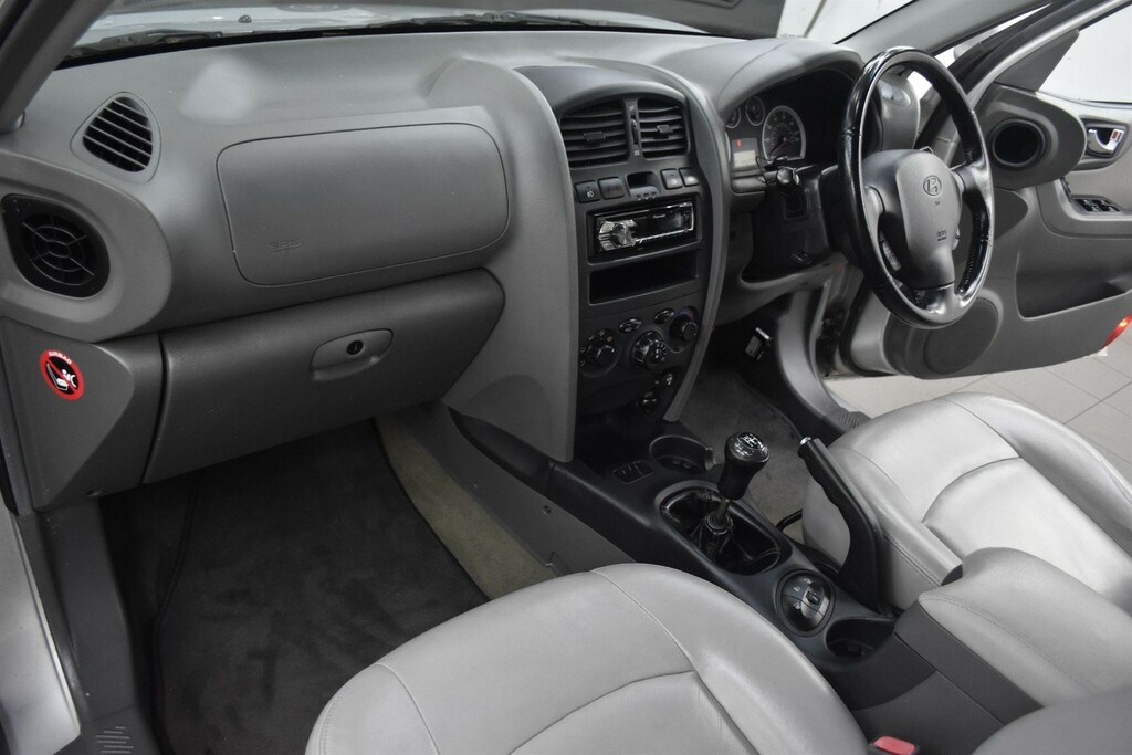 Hyundai Santa Fe 2.7 V6 Cdx Silver #35