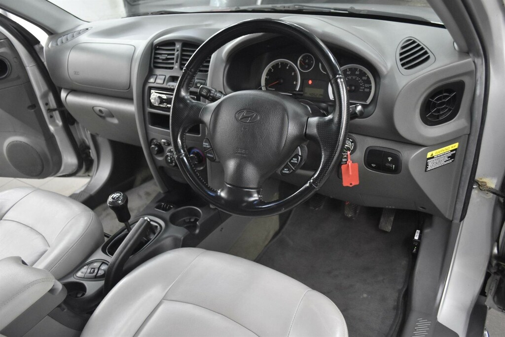 Hyundai Santa Fe 2.7 V6 Cdx Silver #30