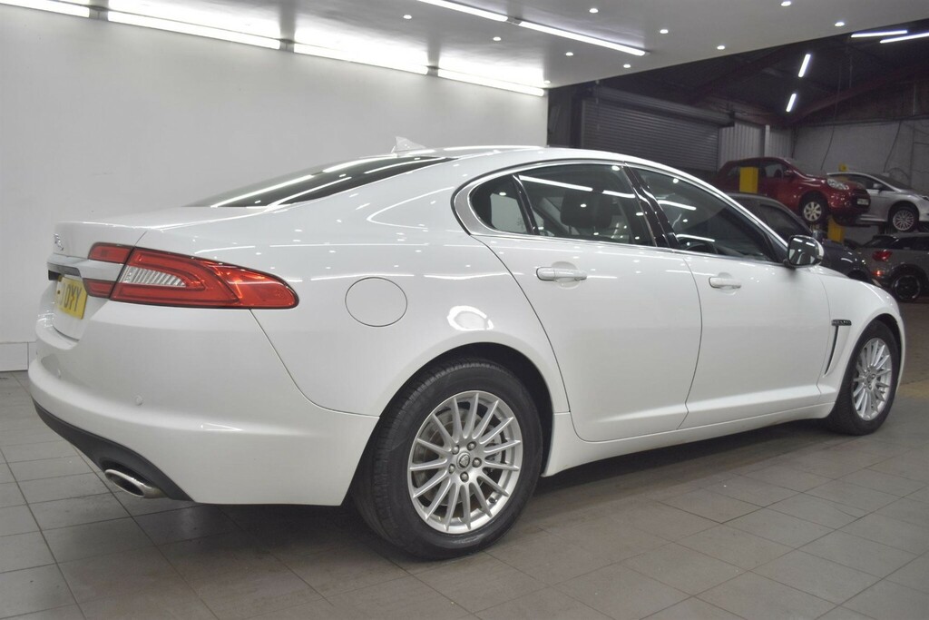 Jaguar XF 2.2D Se Euro 5 Ss PE13OYY White #2
