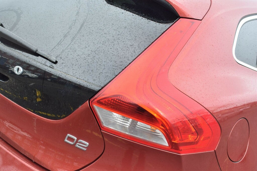 Volvo V40 1.6 D2 Se Euro 5 Ss AK14CLU Red #6