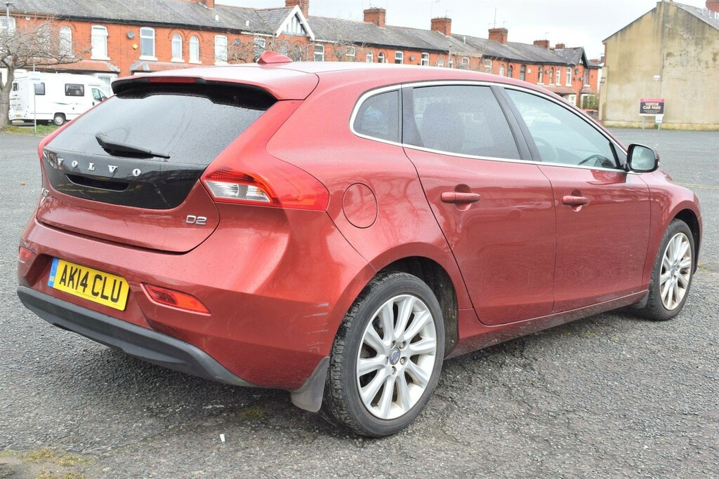 Volvo V40 1.6 D2 Se Euro 5 Ss AK14CLU Red #2
