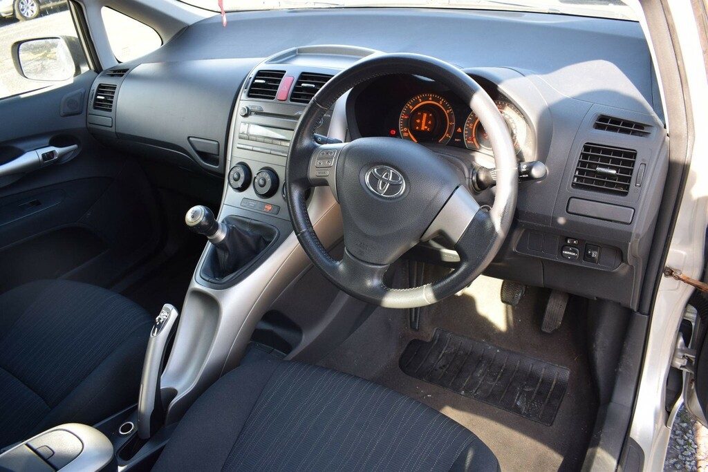 Toyota Auris 1.6 Vvt-i T3 Silver #3