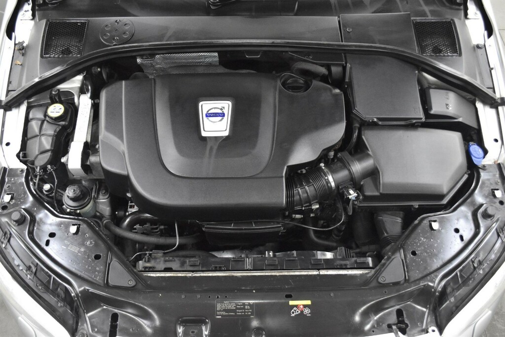 Volvo V70 2.0 D3 R-design Geartronic Euro 5 Ss Silver #4