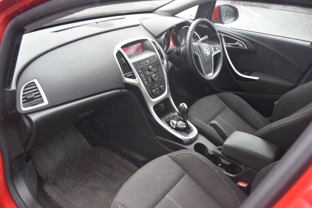 Vauxhall Astra 1.4T 16V Sri Euro 5 DN14ECT Red #3