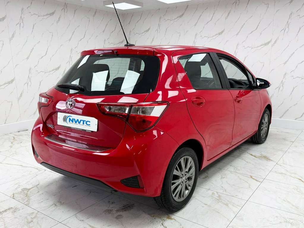 Toyota Yaris 1.5L Icon Tech MC17USE Red #6