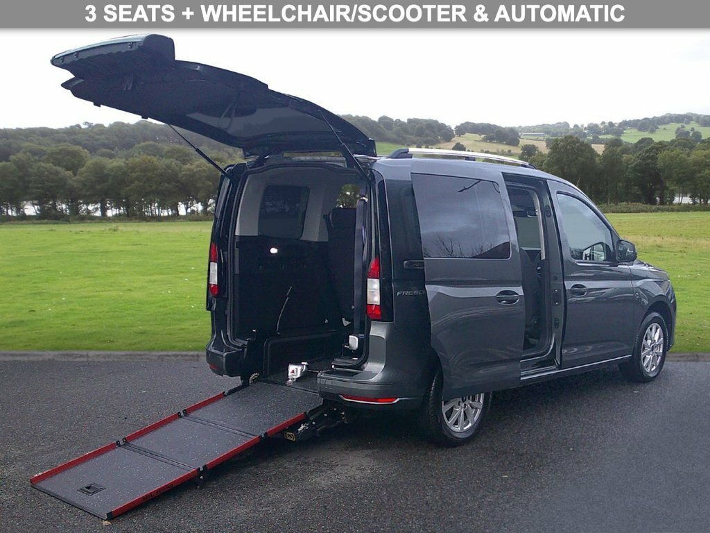 Ford Tourneo Connect 2L Titanium Grey