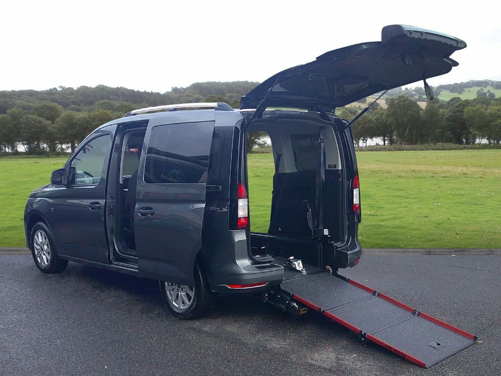 Ford Tourneo Connect 2L Titanium Grey #2