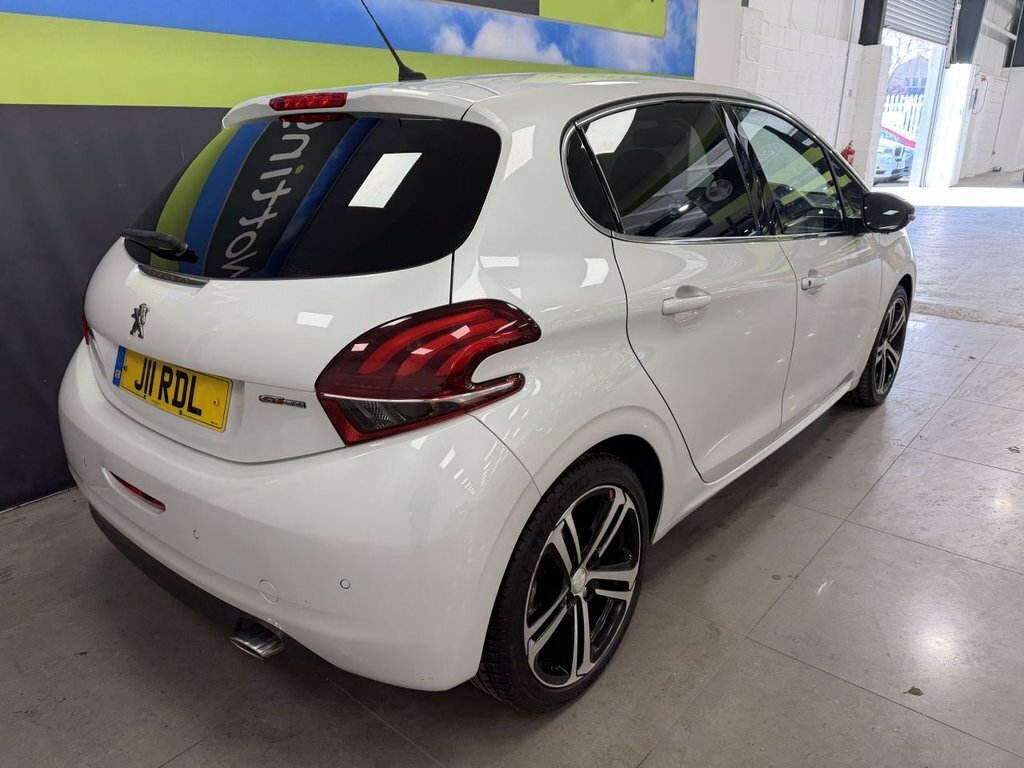 Peugeot 208 1.2L Gt Line White #5