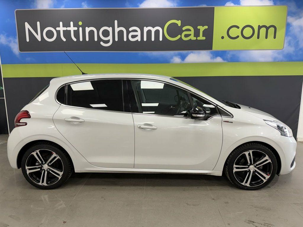 Peugeot 208 1.2L Gt Line White #4