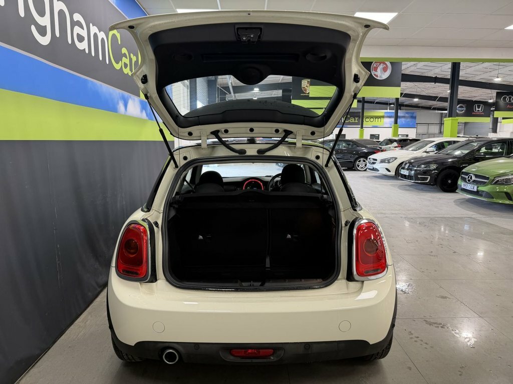 Mini Hatch 1.5L Cooper White #6