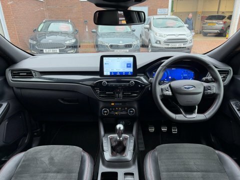 Ford Kuga 1.5 Ecoblue St-line HN22MVR Red #3