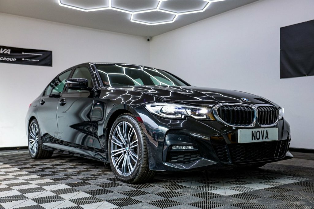 BMW 3 Series 2L M Sport CR19CNY Black #3