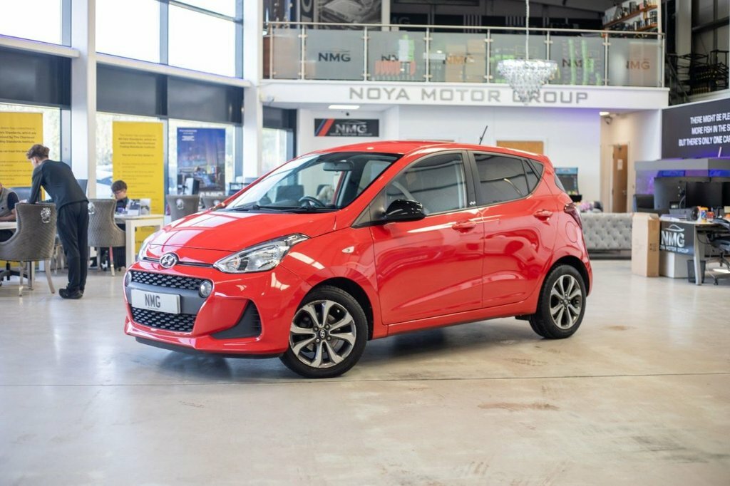 Hyundai I10 1L Play Red