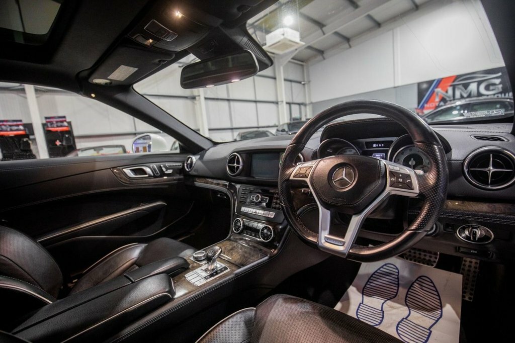 Mercedes-Benz SL Class 3.5L Null White