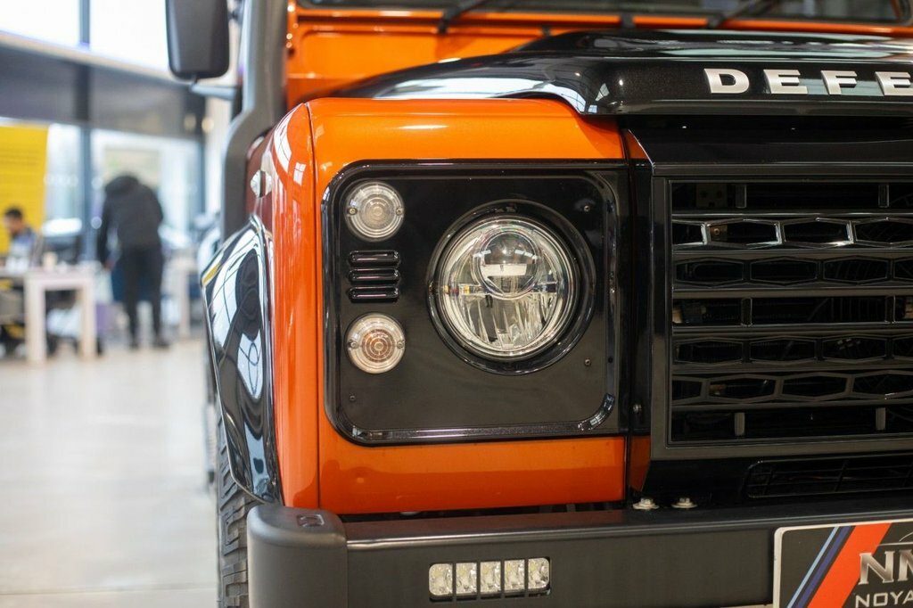 Land Rover Defender 2.2L Adventure Orange #6