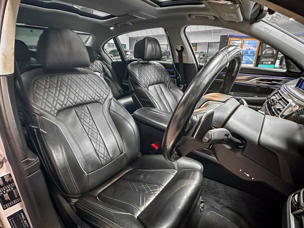 BMW 7 Series 3L Null White #3