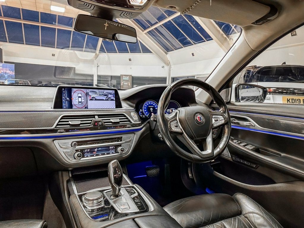 BMW 7 Series 3L Null White #2