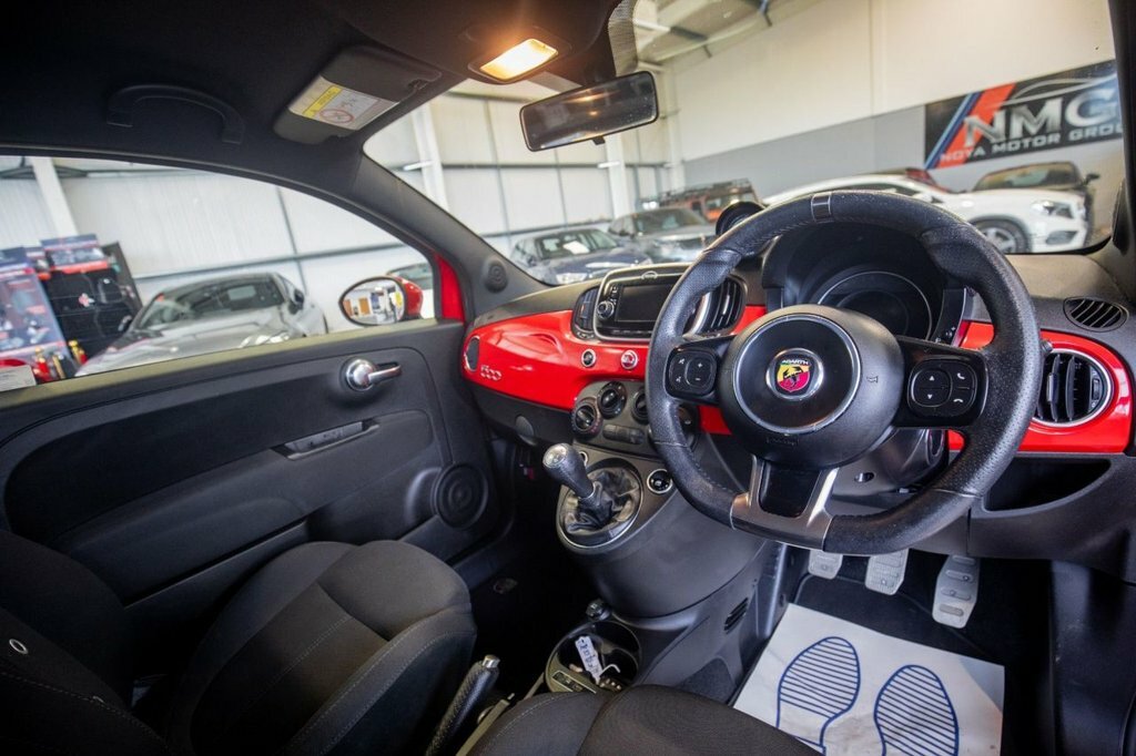 Abarth 595 1.4L 70Th Red