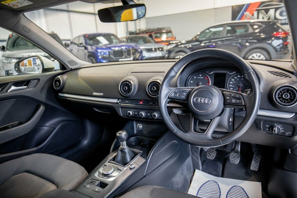 Audi A3 1.6L Se Technik White