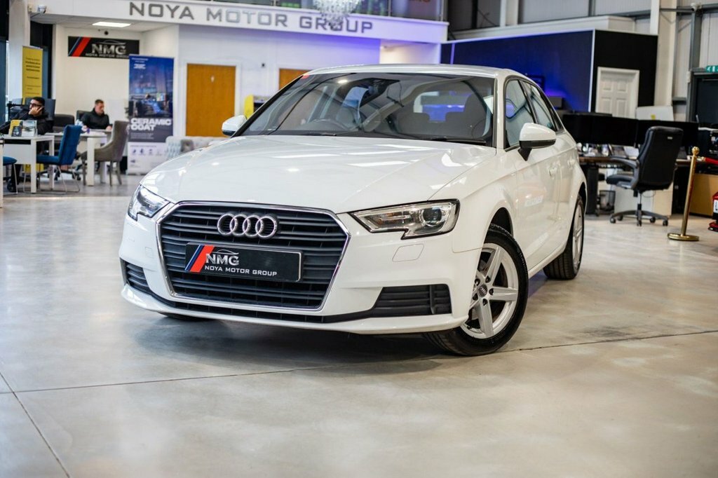 Audi A3 1.6L Se Technik White #4