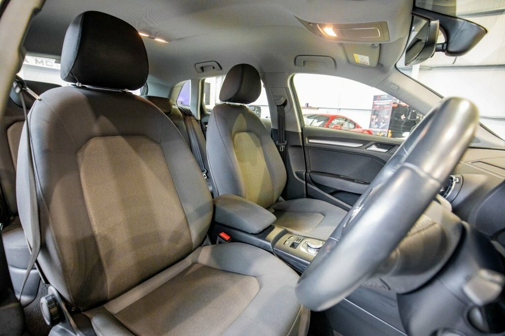 Audi A3 1.6L Se Technik White #2