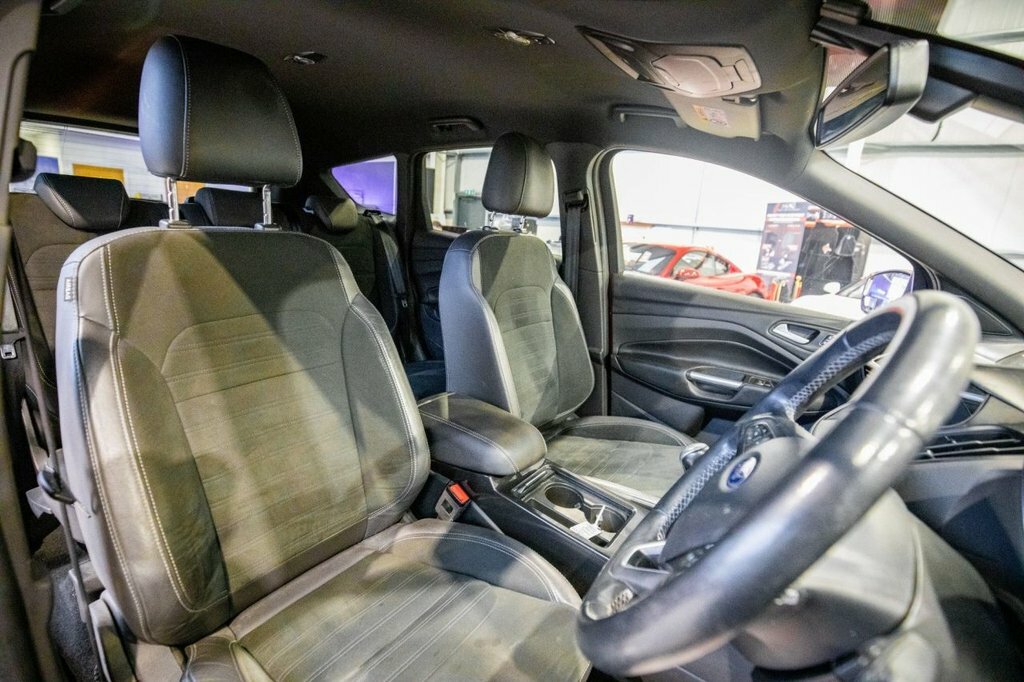 Ford Kuga 2L St-line LP66XFL Red #3