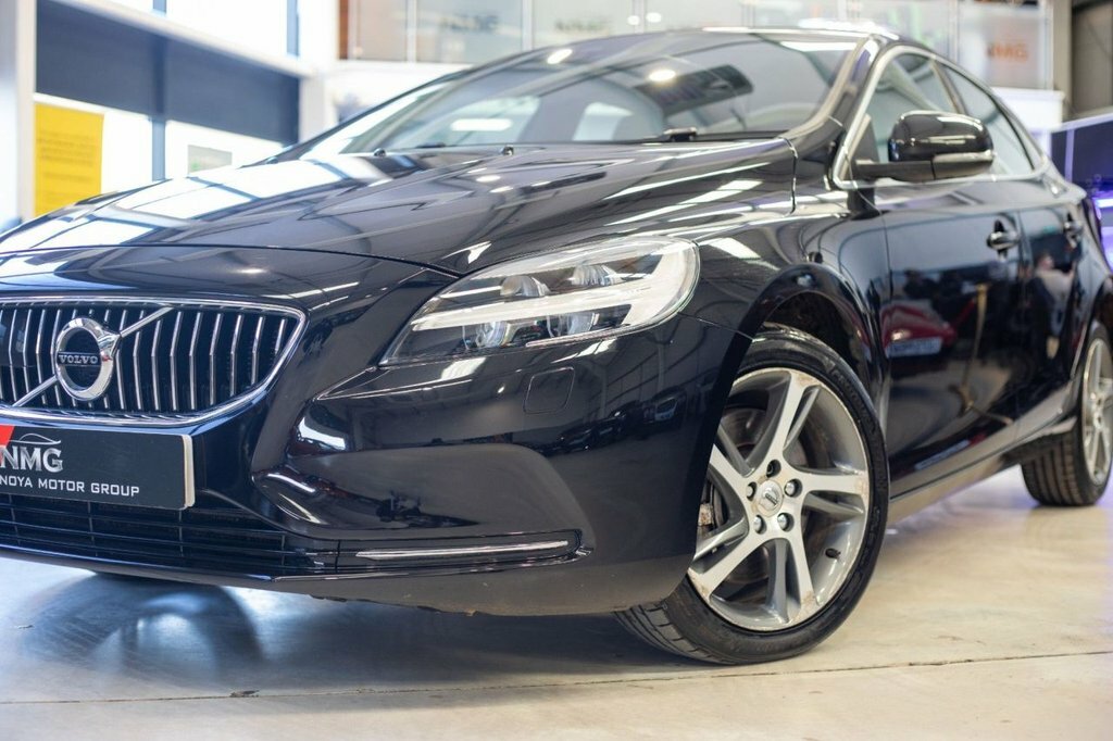 Volvo V40 2L Inscription Black #5