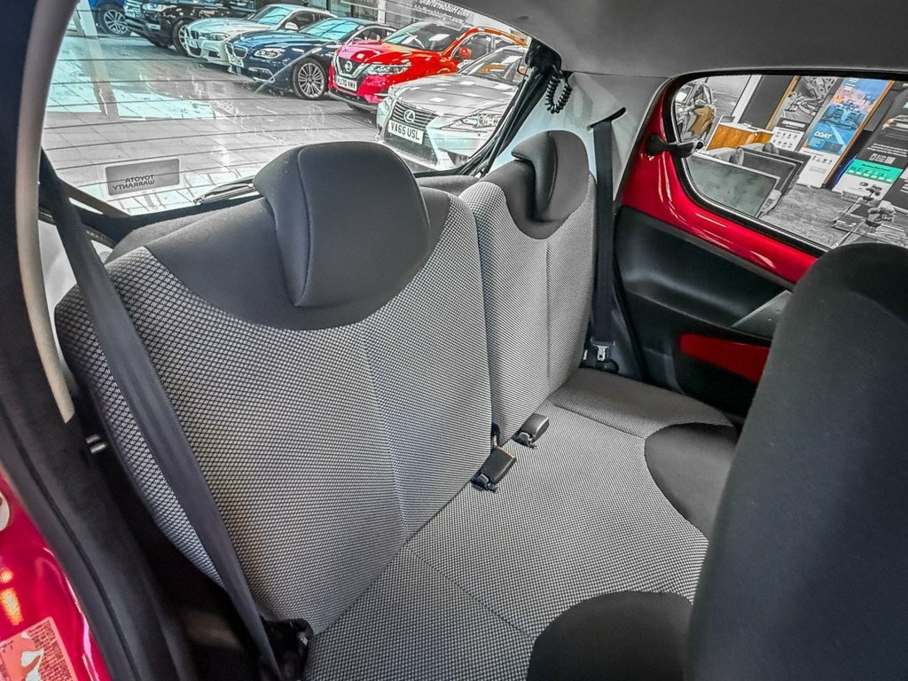 Toyota Aygo 1L Move YG14RFE Red #6