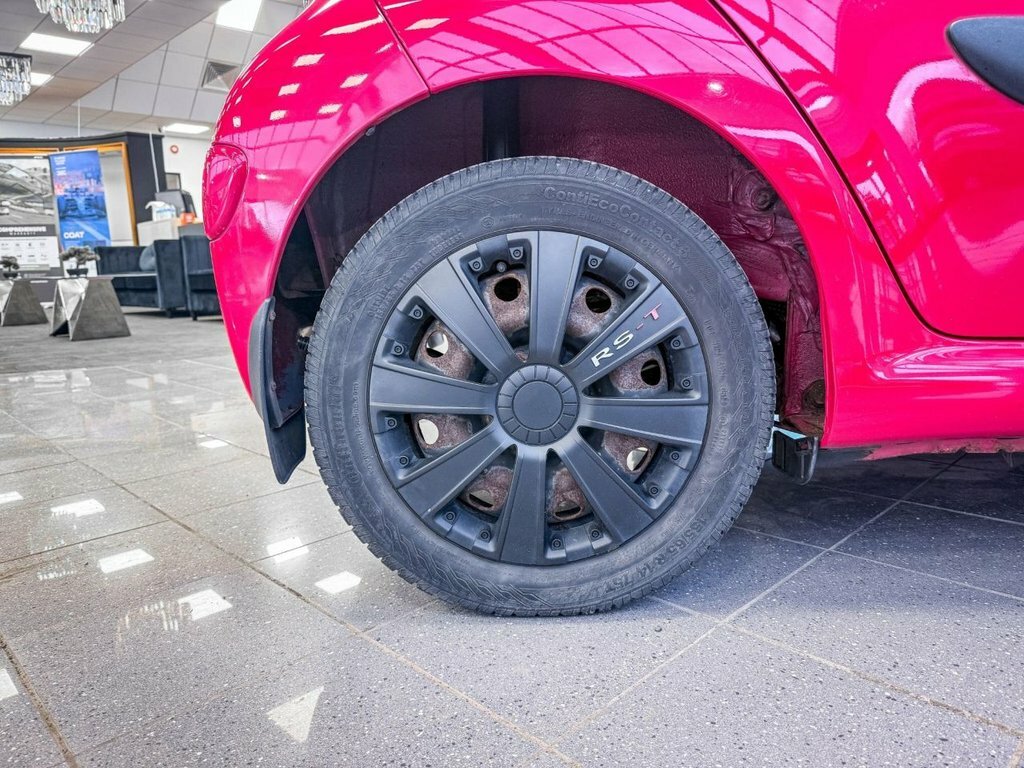 Toyota Aygo 1L Move YG14RFE Red #4
