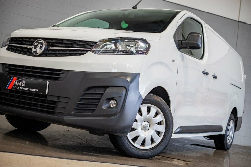 Vauxhall Vivaro 1.5L Dynamic 6Dr DV69KRN White #6