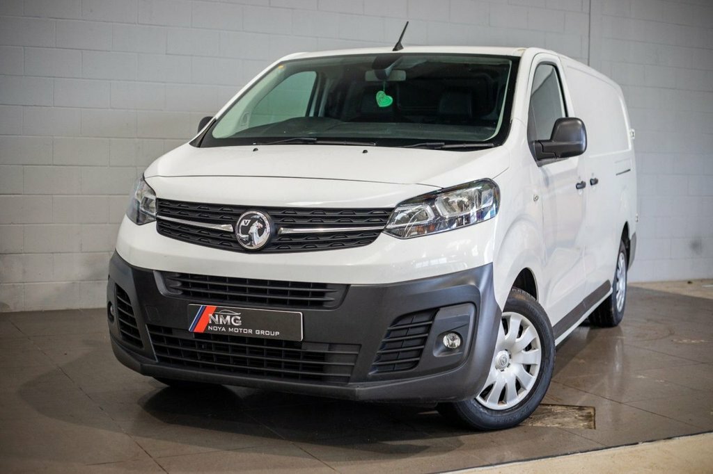 Vauxhall Vivaro 1.5L Dynamic 6Dr DV69KRN White #5