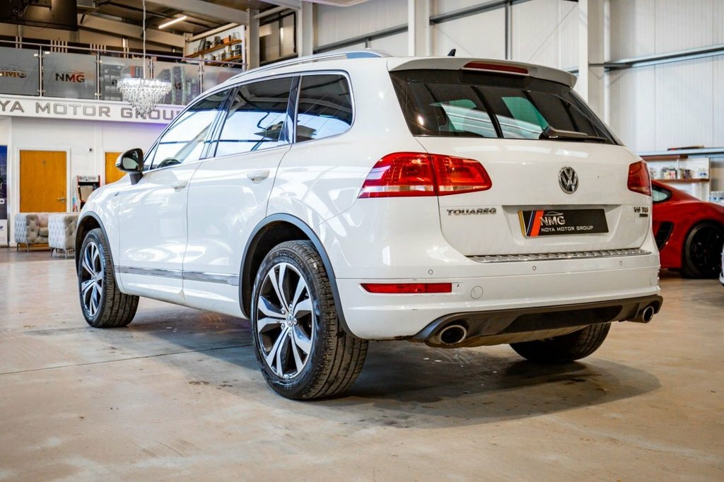 Volkswagen Touareg 3L R-line FV14YVO White #4