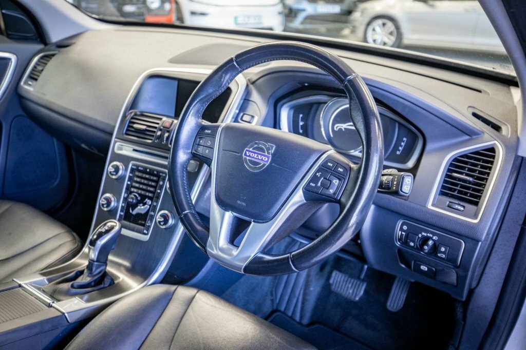 Volvo XC60 2.4L Se Lux Nav Silver #2