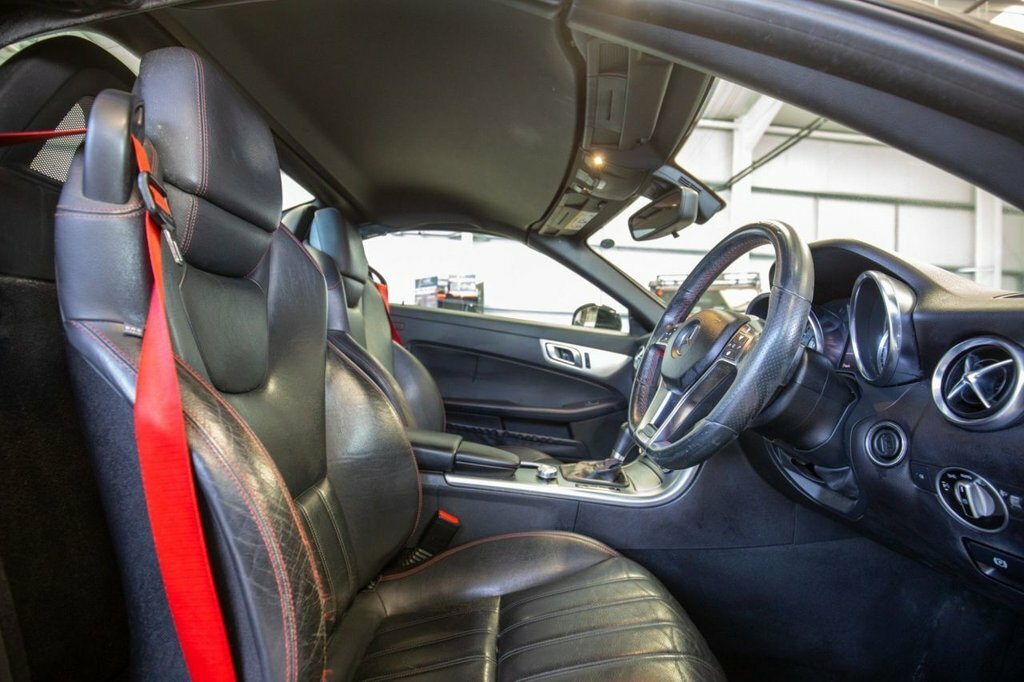 Mercedes-Benz SLK 2.1L Amg Sport PY64HJJ Black #2
