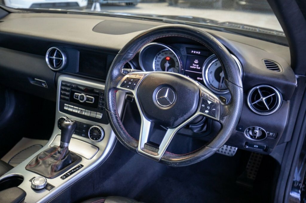 Mercedes-Benz SLK 2.1L Amg Sport Black
