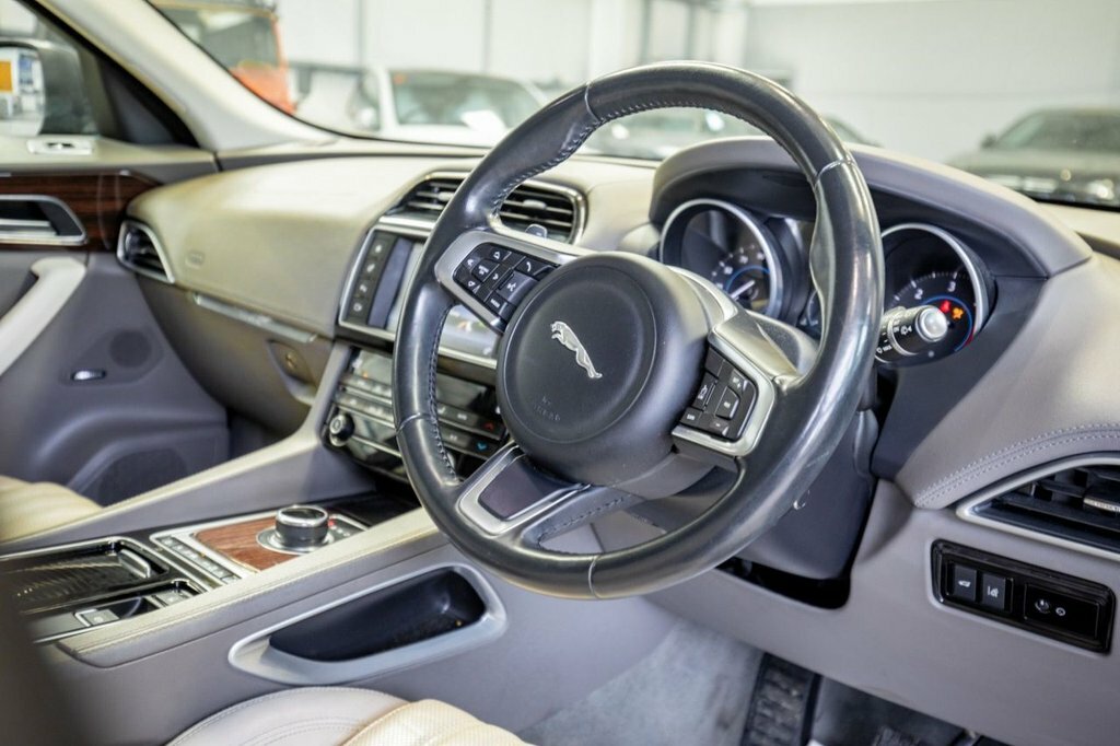 Jaguar F-Pace 2L Portfolio OY67YMR Green #2