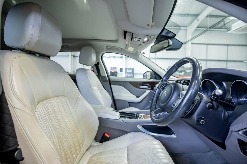 Jaguar F-Pace 2L Portfolio OY67YMR Green #3