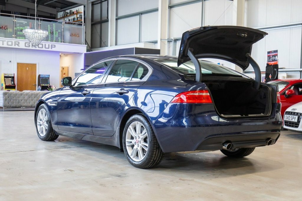 Jaguar XE 2L Prestige Blue #4