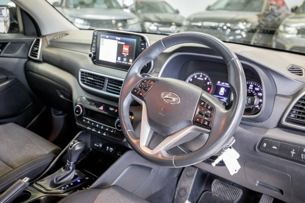 Hyundai Tucson 1.6L Se Nav ET19XPG Black #2